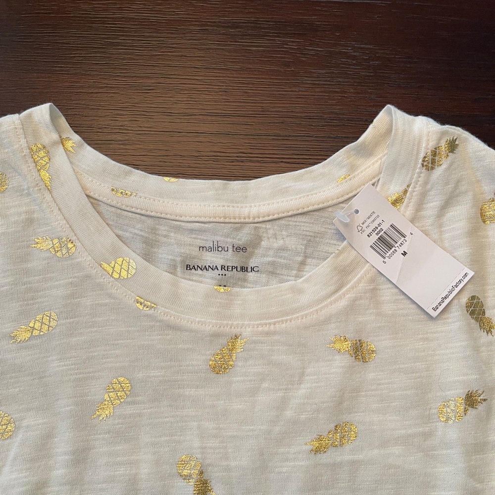Banana Republic Women’s Malibu Tee with Gold Pineapples